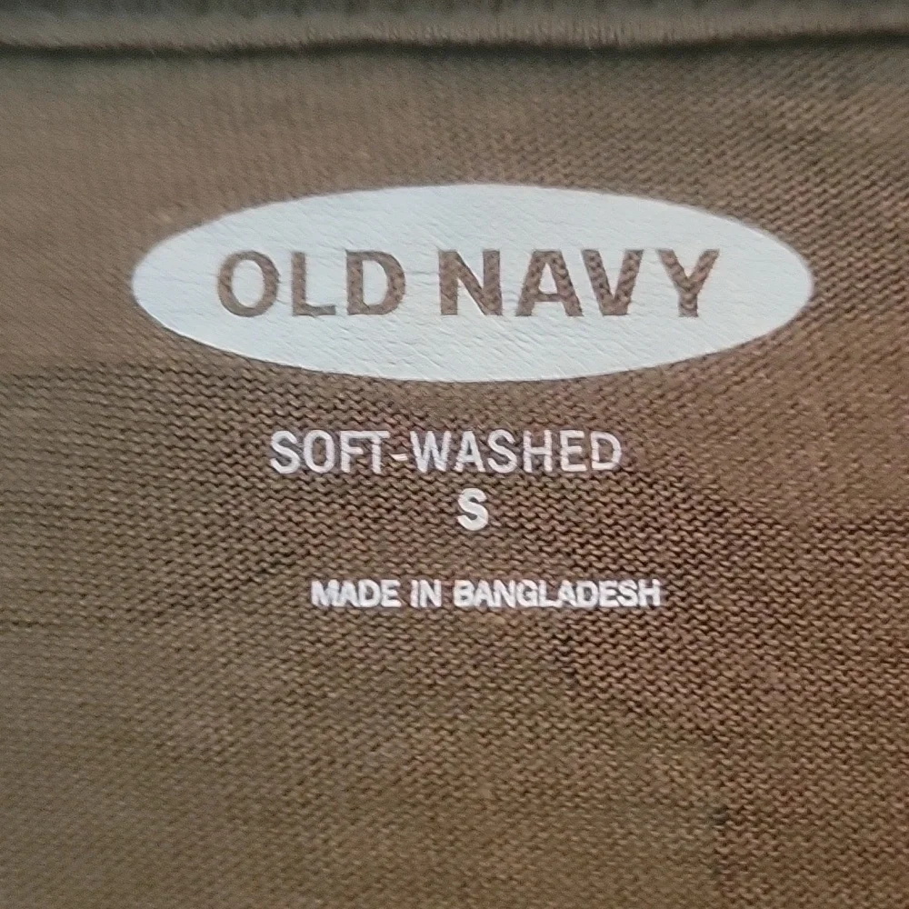 OLD NAVY V NECK CAMO T SHIRT - Picture 3 of 3